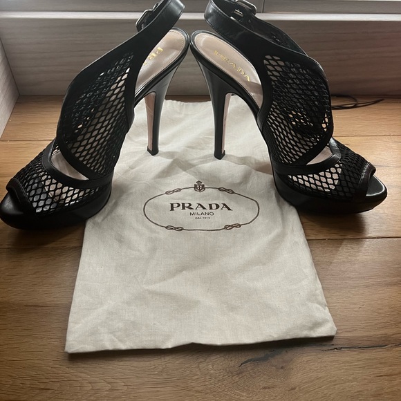 Prada heels - Picture 3 of 4